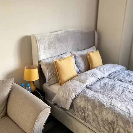 Small Self Contained Studio In Sutton Coldfield *